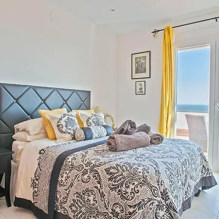 House With Amazing Views , Overlooking The Festival Town Of Holiday home