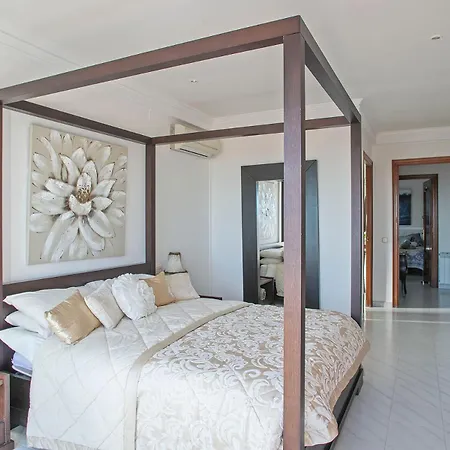 House With Amazing Views , Overlooking The Festival Town Of * Sitges